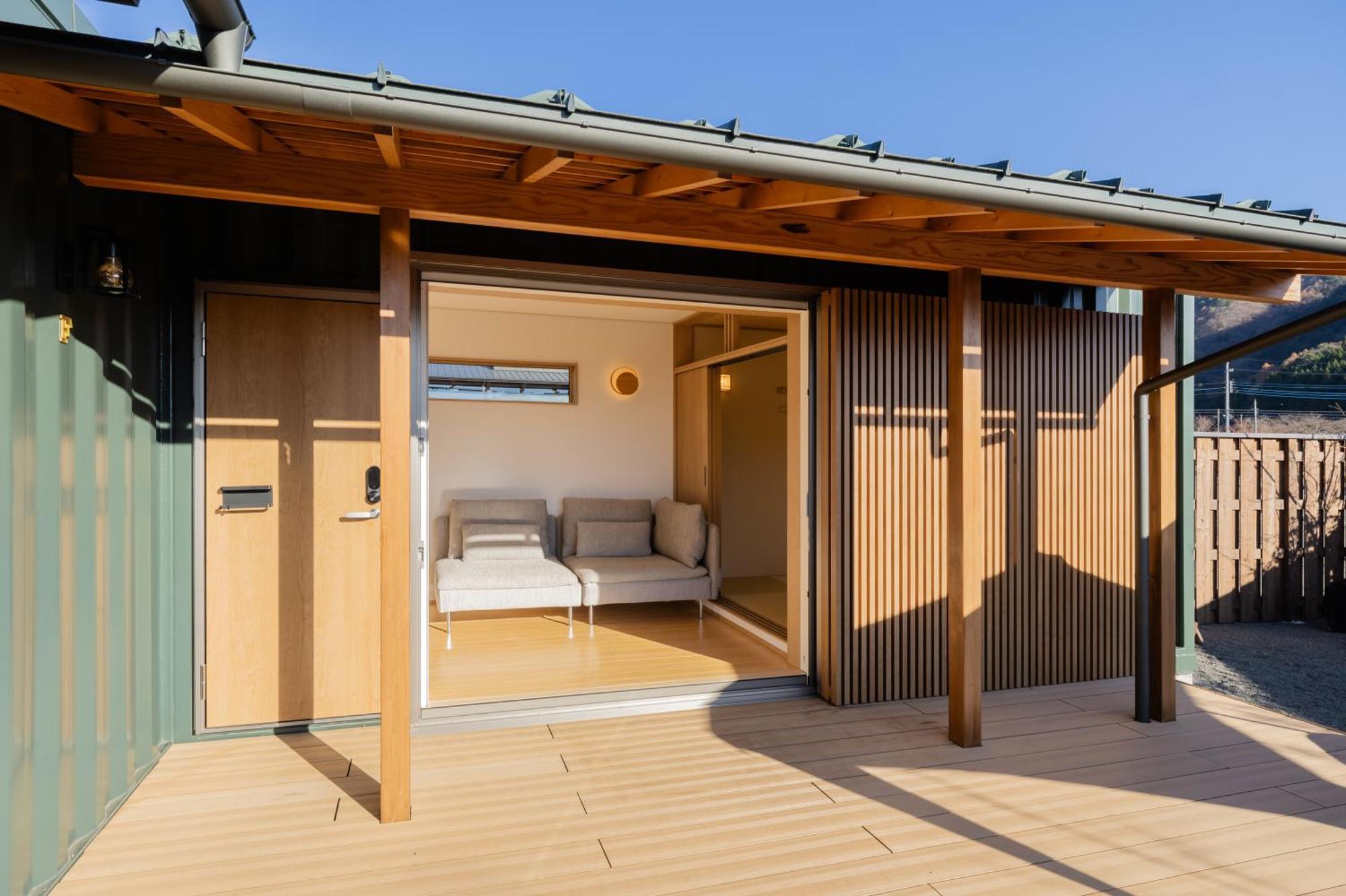 河口湖ベースキャンプ登り坂 * Azagawa